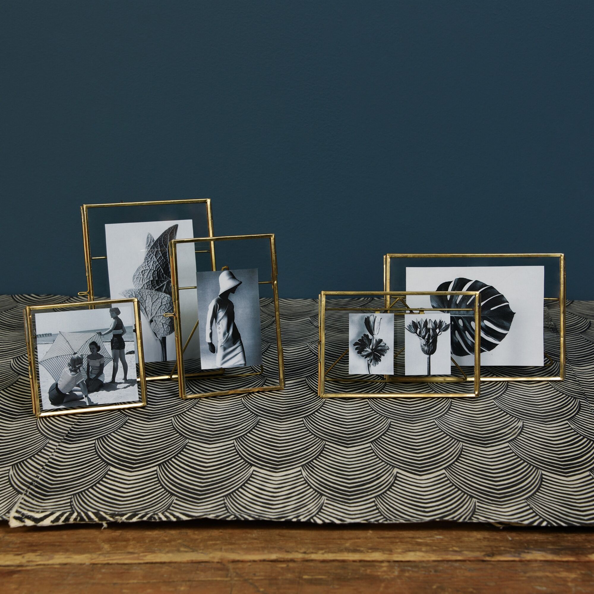 Monroe Horizontal Brass Easel Frame by HomArt - Image 4