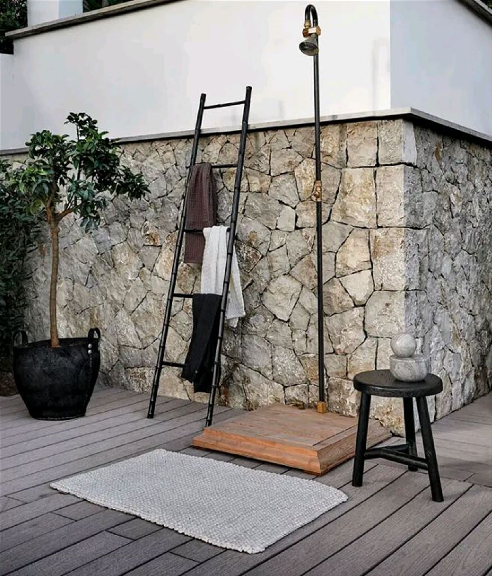 Black Benji Stool by Muubs - Image 4