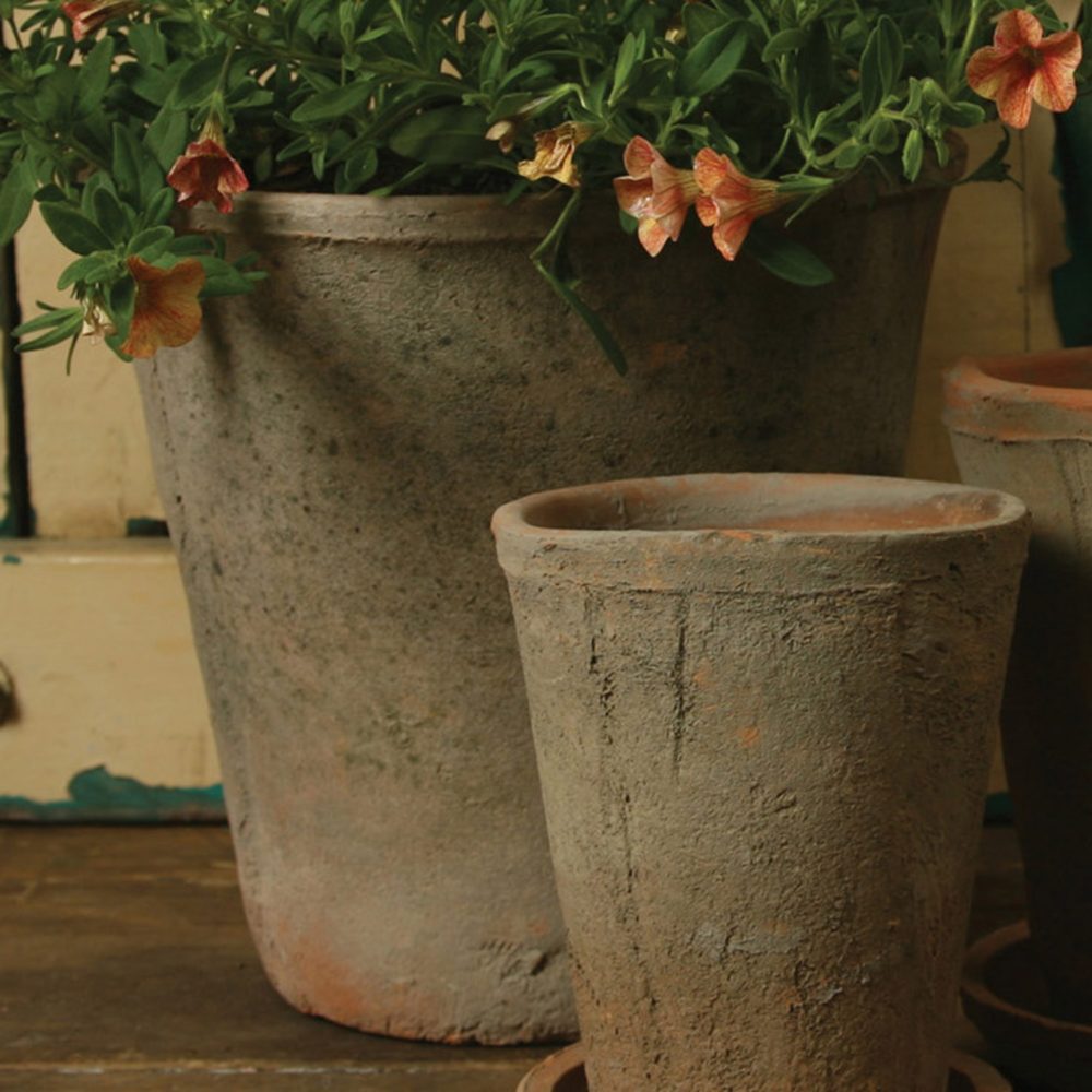 Grande Antique Red Rustic Terra Cotta Rose Pot by HomArt - Image 3