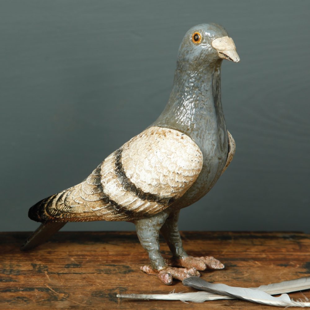 Cast Iron Pigeon by HomArt