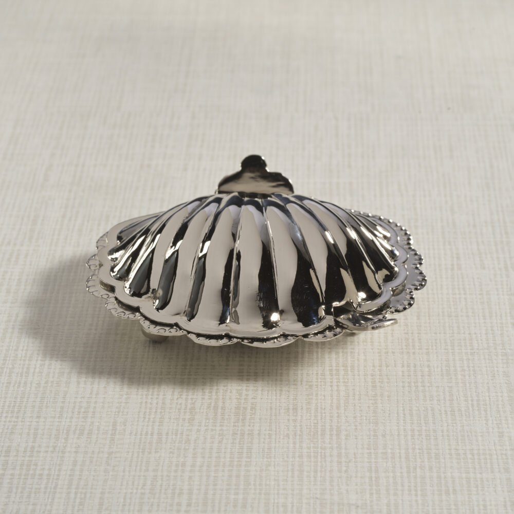 Cap Ferrat Fan Shell Lidded Bowl w/ Spoon, Nickel by Zodax - Image 5