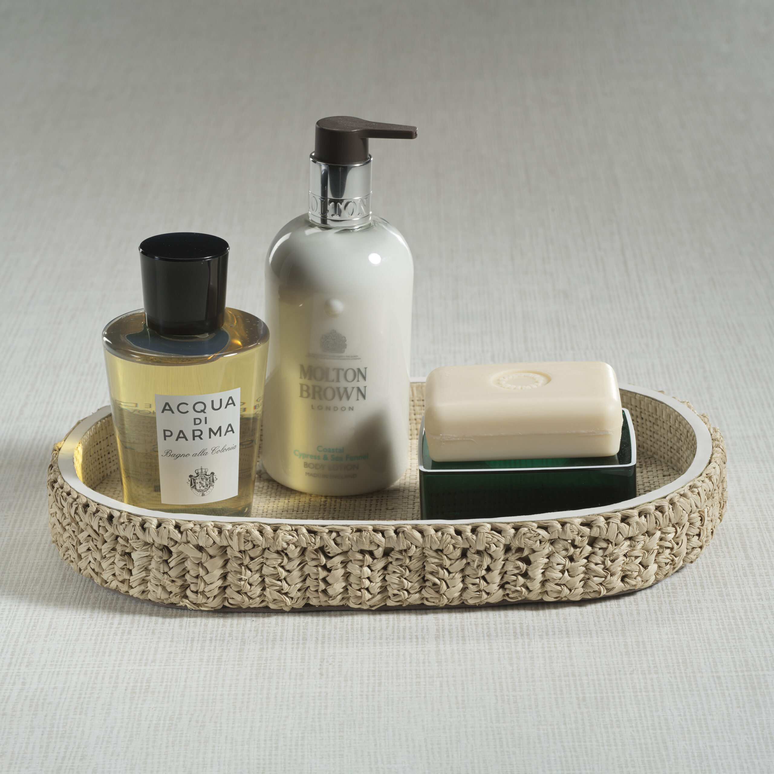 Reggio Loom Oval Raffia Tray with Leather Trim, Small by Zodax - Image 5