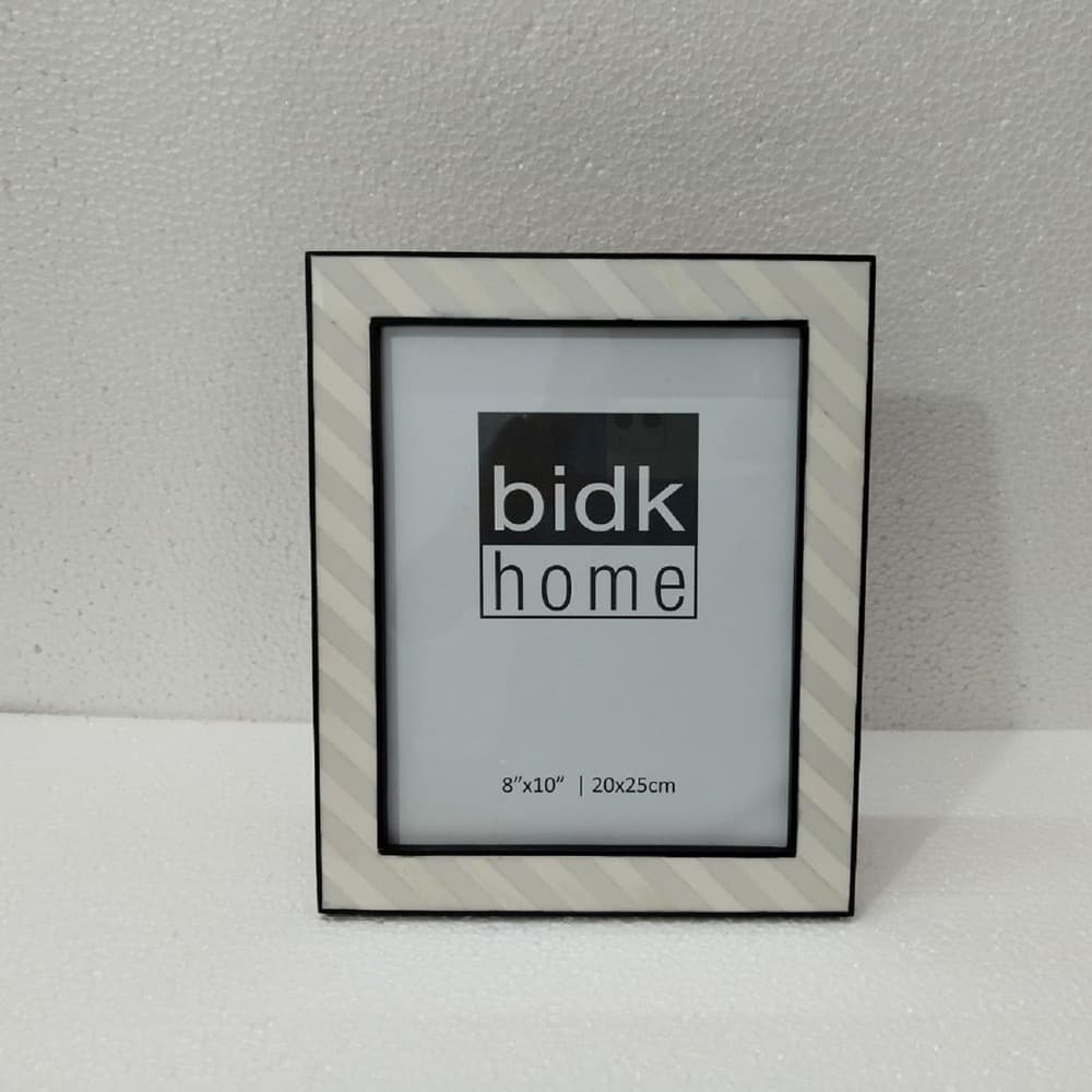 Black & White Resin Bone Picture Frames in 3 Sizes by BIDKhome - Image 4
