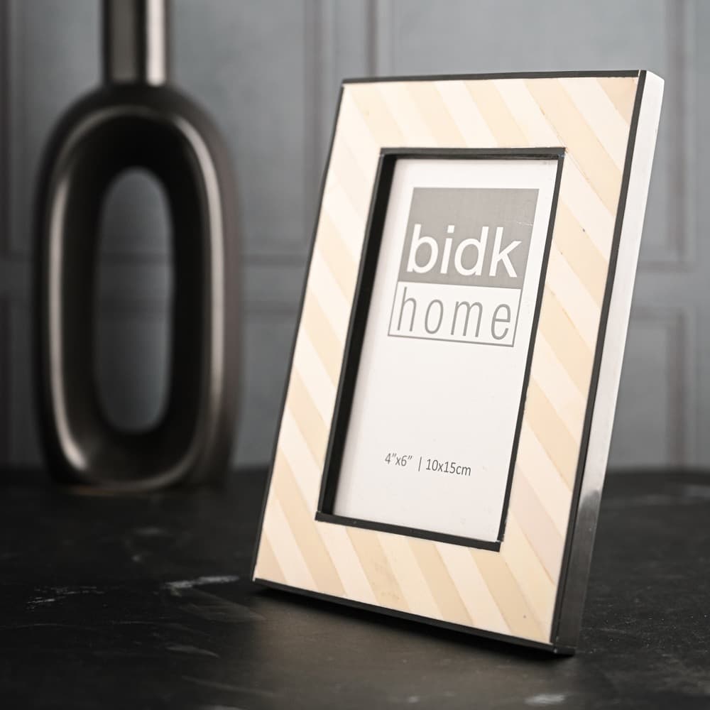 Black & White Resin Bone Picture Frames in 3 Sizes by BIDKhome - Image 11