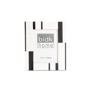 Black and White Resin Frames in 2 Sizes by BIDKhome